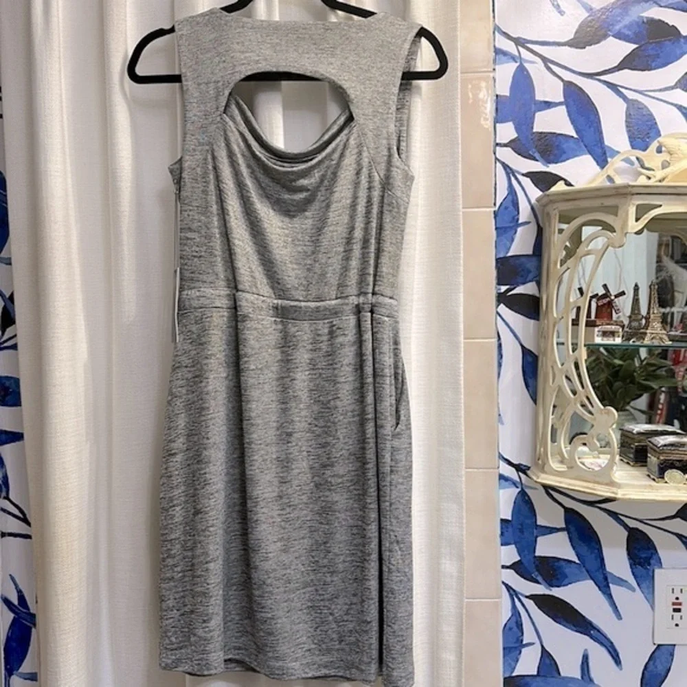 NWT Women’s Jennifer Lopez Metallic Sleeveless Silver Shimmer Dress Size Small - Picture 8 of 11